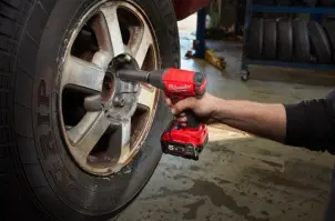 Гайковерт аккумуляторный бесщеточный 1/2'' MILWAUKEE M18 ONEIWF12-0, 300Нм, с кольцом (каркас) №10