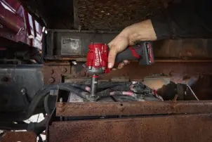 Гайковерт акумуляторний безщітковий 3/8'' MILWAUKEE, M12 FCIWF38G3-502X, 745Нм, з кільцем (зарядний пристрій С12 С, 2 акумулятор №6