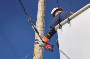 Кабелеріз гідравлічний акумуляторний MILWAUKEE, M18 ONEHCC-201C CU/AL (зарядний пристрій М12-18 С, 1 акумулятор М18 В2 2Аг, кліщ №2