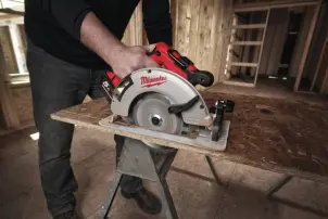 Пила дисковая ручная аккумуляторная MILWAUKEE, M18 BLCS66-502X, диаметр 165мм (зарядное устройство M12-18 FC, 2 аккумулятора M18 B5 5А №6