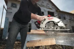 Пила дисковая ручная аккумуляторная MILWAUKEE, M18 BLCS66-502X, диаметр 165мм (зарядное устройство M12-18 FC, 2 аккумулятора M18 B5 5А №8