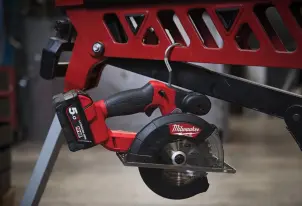Пила ручная дисковая аккумуляторная по металлу MILWAUKEE, M18 FMCS-0X, диаметр 150мм (каркас, диск по металлу с 34зубами, HD кейс) №22