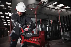 Пила ручная дисковая аккумуляторная по металлу MILWAUKEE, M18 FMCS-0X, диаметр 150мм (каркас, диск по металлу с 34зубами, HD кейс) №23