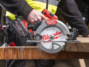 Пила ручная дисковая аккумуляторная MILWAUKEE, M18 FCS66GR3-121C, диаметр 190мм (зарядное устройство М12-18 FC, 1 аккумулятор М18 FB №2