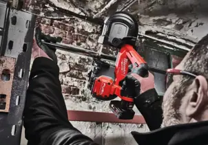 Пила ленточная аккумуляторная бесщеточная MILWAUKEE, M12 FBS64-402C, 64мм (зарядное устройство С12 С, 2 аккумулятора М12 В4 4Ач, поло №7