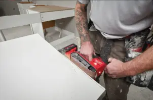 Шліфмашина стрічкова акумуляторна безщіткова MILWAUKEE, M18 FBTS75-0 (каркас, картонне пакування) №8