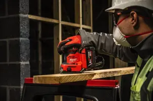 Шліфмашина вібраційна акумуляторна MILWAUKEE, M18 BQSS-502B, 113х104мм (зарядний пристрій М12-18 С, 2 акумулятори М18 В5 5Аг, су №8