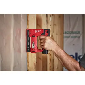 Степлер акумуляторний MILWAUKEE, M12 BST-202X (зарядний пристрій С12 С, 2 акумулятори М12 В2 2Аг, кліпса для ременя, HD кейс) №5