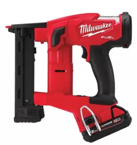Степлер скобозабивний акумуляторний завужений безщітковий MILWAUKEE, M18 FNCS18GS-202X, скоба 9,5-38мм (зарядний пристрій M12-18 №2