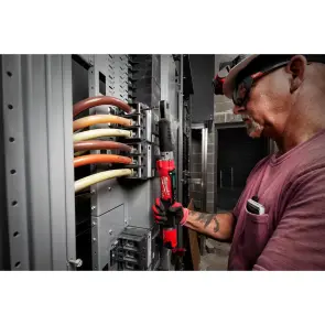 Ключ динамометрический электронный 3/8'' MILWAUKEE, M12 ONEFTR38-201C (13,6-135,6Нм) (зарядное устройство С12, 2 аккумулятора М12 В2 №9