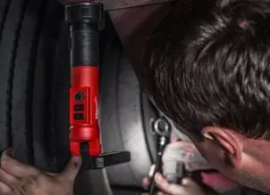 Ліхтар світлодіодний акумуляторний з рухомою головкою MILWAUKEE, L4 SL550-301 №2