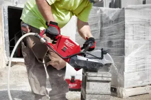Машина відрізна акумуляторна безщіткова MILWAUKEE, M18 FCOS230-121, діаметр 230мм (зарядний пристрій М12-18 FC, 1 акумулятор М18 №15