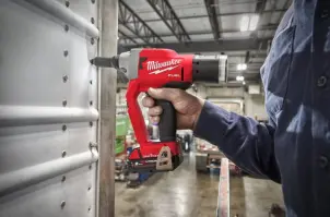 Заклепочник акумуляторний безщітковий MILWAUKEE M18 ONEFPRT-202X, діаметр заклепок 4,8-7,0мм (зарядний.пристрій М12-18 FC, 2 аку №4