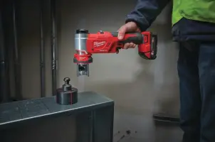 Пробійник гідравлічний для отворів акумуляторний FORCE LOGIC MILWAUKEE M18 HKP-201C (зарядний пристрій, 1 акумулятор М18 2Аг, ак №9
