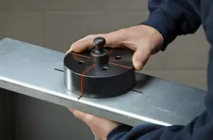 Пробойник гидравлический для отверстий аккумуляторный FORCE LOGIC MILWAUKEE M18 HKP-201CA (зарядное устройство М12-18 С, 1 аккумулятор М №10