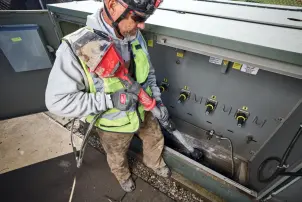 Насос для перекачки води акумуляторний MILWAUKEE, M18 BLSWP-801 (зарядний пристрій M12-18 FC. 1 акумулятор M18 FB8 8Аг) №4