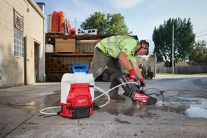 Обприскувач ранцевий акумуляторний (базова станція) MILWAUKEE M18 BBPFP2-301 (зарядний пристрій M12-18 FC, 1 акумулятор М18 НВ3 №10