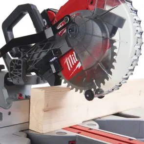 Пила торцювальна акумуляторна з протяжкою MILWAUKEE, M18 FMS190-0, діаметр 190мм (каркас, аксесуари) №4