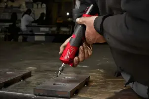 Шлифмашина прямая аккумуляторная цанговая бесщеточная MILWAUKEE, M12 FDGS-0, цанга 6/8мм (каркас, картонная упаковка) №15