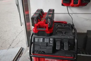 Зарядний пристрій PACKOUT MILWAUKEE, M18 MPC6 EU (на 6 акумуляторів) №3