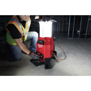 Ліхтар світлодіодний акумуляторний MILWAUKEE, M18 ONESLDP-0, 9000Лм (каркас з зарядним пристроєм) №10