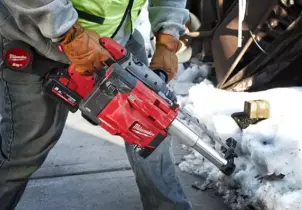 Система видалення пилу для перфораторів акумуляторна MILWAUKEE, M12 UDEL-201B, L-клас (зарядний пристрій С12 С, 1 акумулятор М12 №17