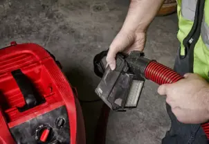 Система видалення пилу для перфораторів акумуляторна MILWAUKEE, M12 UDEL-201B, L-клас (зарядний пристрій С12 С, 1 акумулятор М12 №18