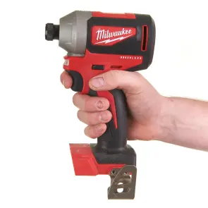 Шуруповерт ударний акумуляторний безщітковий 1/4" HEX MILWAUKEE, M18 CBLID-0, 180Нм (каркас, кліпса для ременя, картонне пакуван №7