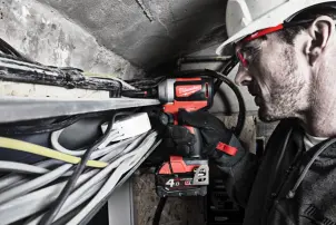 Шуруповерт ударний акумуляторний безщітковий 1/4" HEX MILWAUKEE, M18 CBLID-0, 180Нм (каркас, кліпса для ременя, картонне пакуван №13