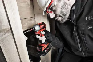 Шуруповерт ударний акумуляторний безщітковий 1/4" HEX MILWAUKEE, M18 CBLID-0, 180Нм (каркас, кліпса для ременя, картонне пакуван №15