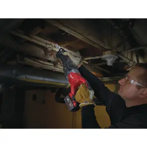 Пила сабельная аккумуляторная MILWAUKEE, M18 BSX-402C (зарядное устройство М12-18 С, 2 аккумулятора М18 В4 4Ач, холст, кейс) №7
