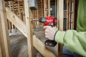 Дрель-шуруповерт аккумуляторная бесщеточная MILWAUKEE, M12 FDD2-602X (зарядное устройство С12 С, 2 аккумулятора М12 В6 6Ач, клипса д №5