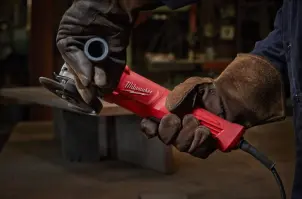 Шліфмашина кутова MILWAUKEE, AGV 13-125 XSPDE, 1250Вт, діаметр 125мм (захисний кожух, антивібраційна рукоять, опорна та притискн №7