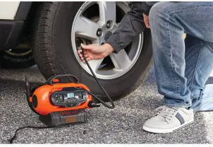Компресор автомобільний акумуляторний BLACK+DECKER BDCINF18N №5
