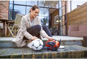 Компресор автомобільний акумуляторний BLACK+DECKER BDCINF18N №8