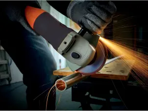 Шлифмашина угловая - болгарка сетевая BLACK+DECKER KG1202 №8