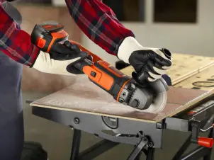 Шлифмашина угловая - болгарка аккумуляторная BLACK+DECKER BCG720N №4