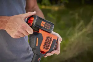 Триммер аккумуляторный бесщеточный BLACK+DECKER BCSTE636L1 №4