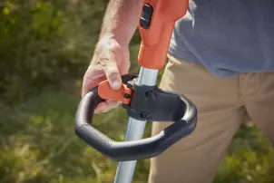 Триммер аккумуляторный бесщеточный BLACK+DECKER BCSTE636L1 №6