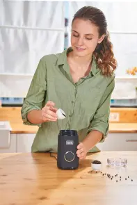 Кавомолка BLACK+DECKER BXCG150E №8