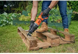 Пила шабельна мережева BLACK+DECKER BES301 №4