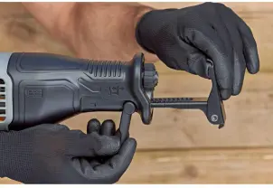 Пила шабельна мережева BLACK+DECKER BES301 №9