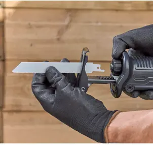 Пила шабельна мережева BLACK+DECKER BES301 №10