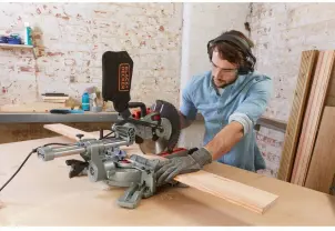 Пила торцювальна мережева BLACK+DECKER BES700 №2
