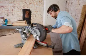 Пила торцювальна мережева BLACK+DECKER BES700 №3