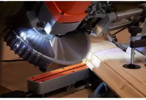 Пила торцювальна мережева BLACK+DECKER BES700 №5