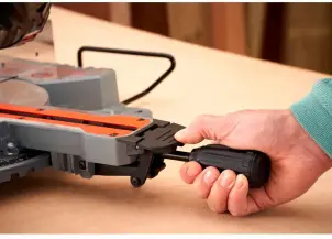Пила торцювальна мережева BLACK+DECKER BES702 №10