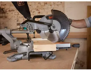 Пила торцовочная сетевая BLACK+DECKER BES710 №3