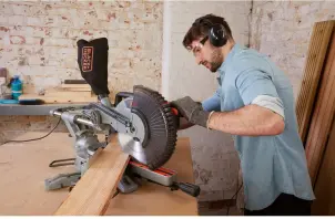 Пила торцовочная сетевая BLACK+DECKER BES710 №5