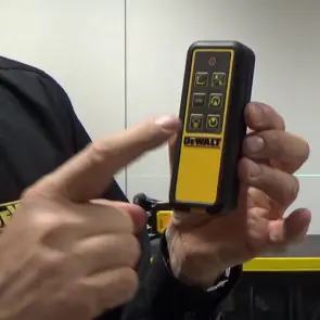 Уровень лазерный ротаційний DeWALT, 18В XR Li-Ion, зелений промінь, вага 4.5 кг, 1 акумулятор 2 Аг, ЗП, валіза №10